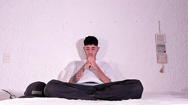 Snapshot of j_martony chatting on November 2025 12:22:02 PM j martony online show from November 2025 12:22:02 PM