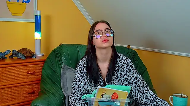 AnneAvery online show from November 2025 06:23:01 AM