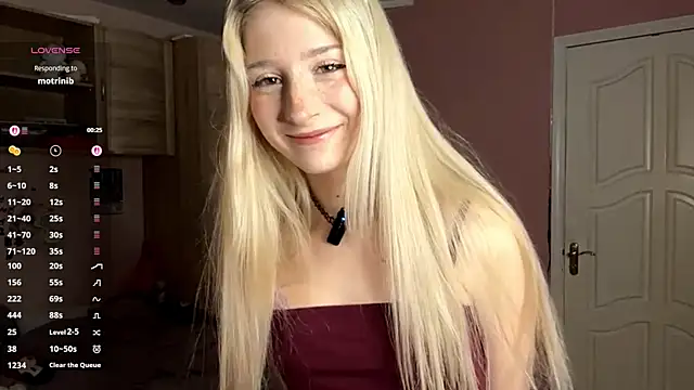 FridaAaberg online show from December 2025 07:06:02 AM