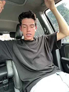 mattebret11 online show from October 2025 04:53:02 PM