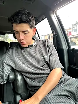 mattebret11 online show from November 2025 03:56:01 PM