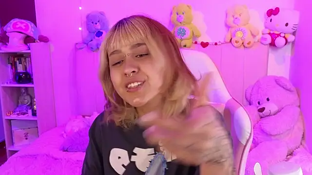 NekoWaifu online show from March 2026 02:13:01 PM