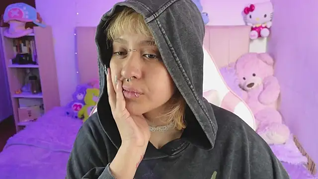Snapshot of NekoWaifu chatting on June 2026 03:25:02 PM NekoWaifu online show from June 2026 03:25:02 PM