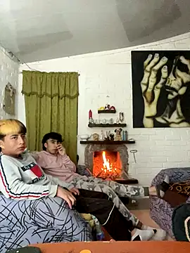 Snapshot of sky-wolves chatting on September 2025 06:17:01 AM sky-wolves online show from September 2025 06:17:01 AM