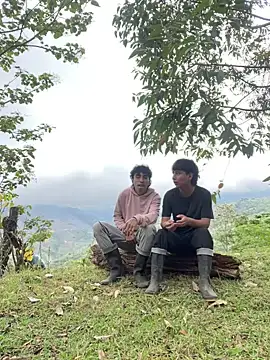 Snapshot of sky-wolves chatting on October 2025 04:37:01 PM sky-wolves online show from October 2025 04:37:01 PM