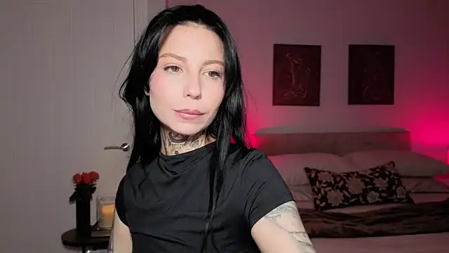 Snapshot of jeans-and-peach chatting on November 2025 08:41:02 PM jeans-and-peach online show from November 2025 08:41:02 PM