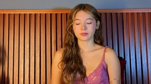 Snapshot of VictoriaSpark chatting on October 2025 12:17:02 PM VictoriaSpark online show from October 2025 12:17:02 PM