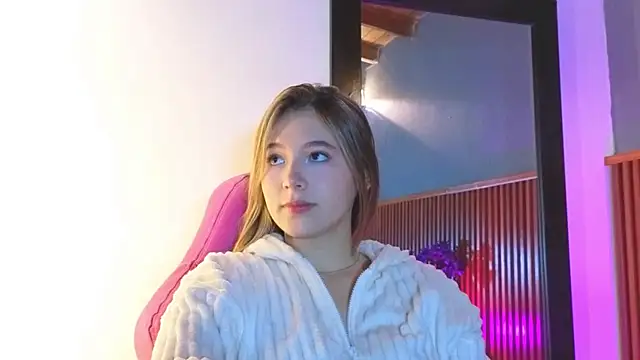 Snapshot of VictoriaSpark chatting on November 2025 11:54:02 AM VictoriaSpark online show from November 2025 11:54:02 AM