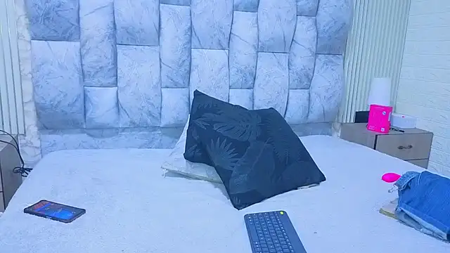 sofiagutierrez   online show from November 2025 10:13:02 AM