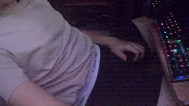 Snapshot of xderox318 chatting on November 2025 10:59:02 PM xderox318 online show from November 2025 10:59:02 PM