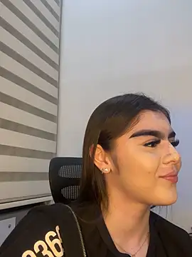 SofiaFontaiine online show from November 2025 04:12:01 AM