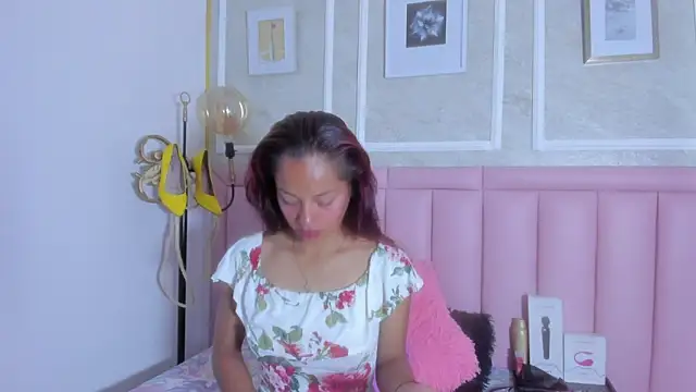 HoollyHendrix online show from March 2026 09:31:02 PM