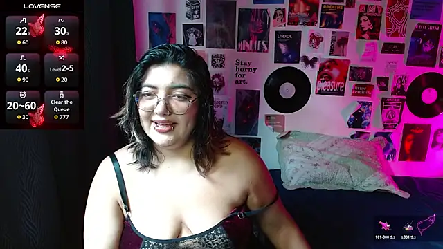 Roxy f w online show from April 2026 01:14:01 PM