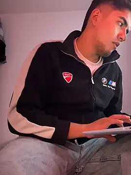 Snapshot of tomy_hot20 chatting on September 2025 10:12:02 PM tomy hot20 online show from September 2025 10:12:02 PM