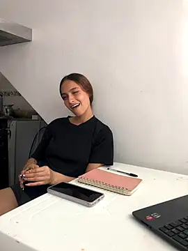 Snapshot of KaMila_M00N chatting on November 2025 07:29:02 PM KaMila M00N online show from November 2025 07:29:02 PM