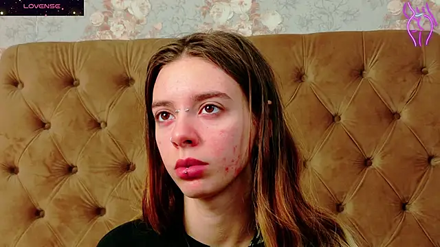 Snapshot of CoraVex chatting on November 2025 02:04:02 AM CoraVex online show from November 2025 02:04:02 AM