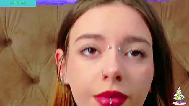 Snapshot of CoraVex chatting on December 2025 05:12:02 AM CoraVex online show from December 2025 05:12:02 AM