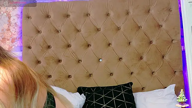 CoraVex online show from December 2025 05:13:01 AM