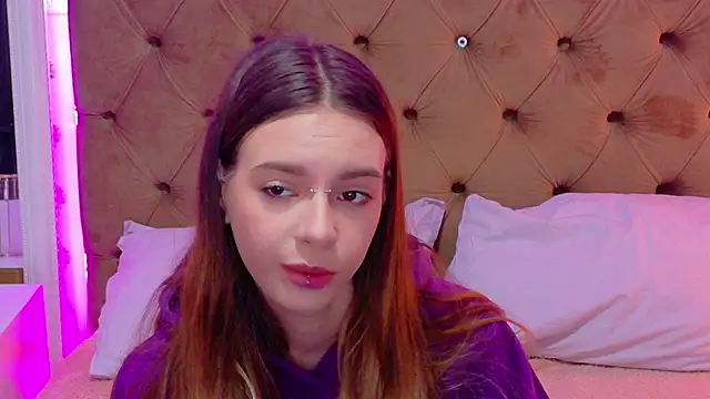 CoraVex online show from April 2026 04:10:02 AM