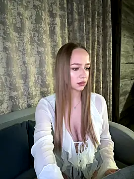 MissOyee online show from November 2025 06:26:01 PM