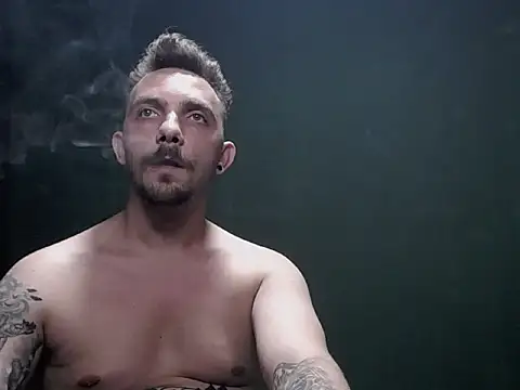 Snapshot of guesswhatbitch chatting on September 2025 09:41:02 PM guesswhatbitch online show from September 2025 09:41:02 PM