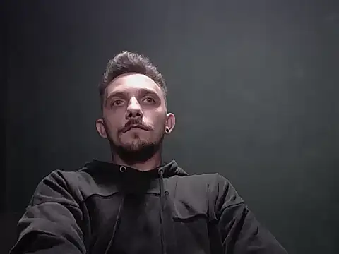 Snapshot of guesswhatbitch chatting on September 2025 06:24:02 PM guesswhatbitch online show from September 2025 06:24:02 PM