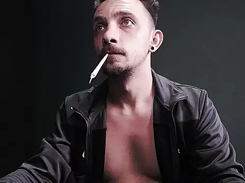 Snapshot of guesswhatbitch chatting on October 2025 01:50:01 PM guesswhatbitch online show from October 2025 01:50:01 PM