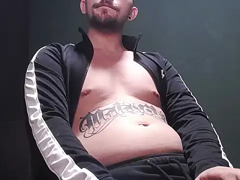 Snapshot of guesswhatbitch chatting on November 2025 03:46:01 PM guesswhatbitch online show from November 2025 03:46:01 PM