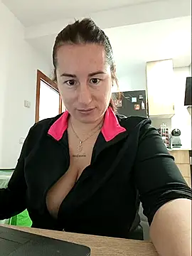 bichota85 online show from November 2025 09:45:01 AM