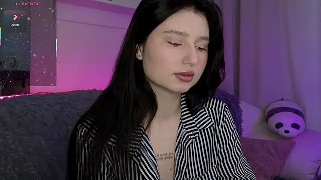  Lua   online show from April 2026 03:04:01 AM