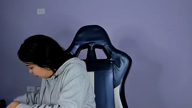 LunaWiill  online show from December 2025 12:14:02 PM