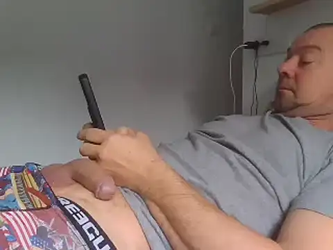 hugoboys4576 online show from November 2025 11:22:01 AM