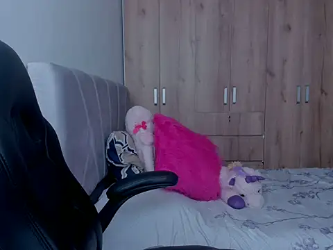 TessaCollinns online show from November 2025 02:50:02 PM