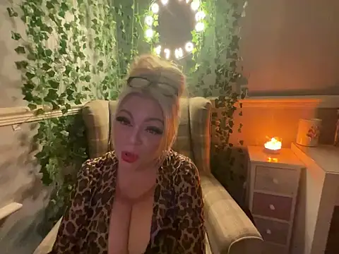 BonnyDesire online show from October 2025 08:24:02 PM