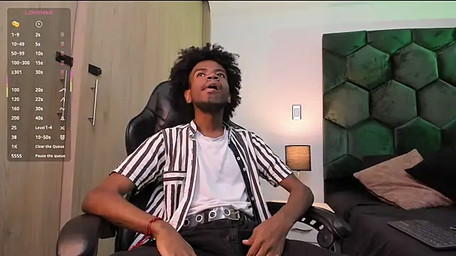 Snapshot of AllexJacob chatting on February 2026 01:17:01 PM AllexJacob online show from February 2026 01:17:01 PM