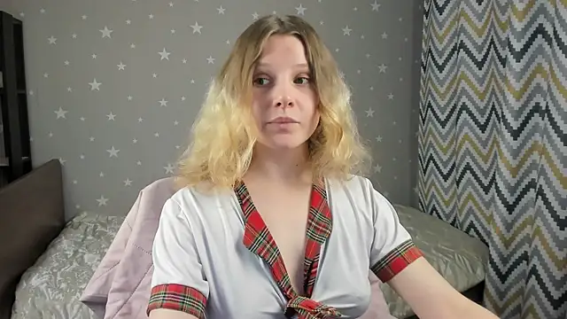 Snapshot of _Velvet_peach_ chatting on December 2025 11:41:02 AM Velvet peach online show from December 2025 11:41:02 AM