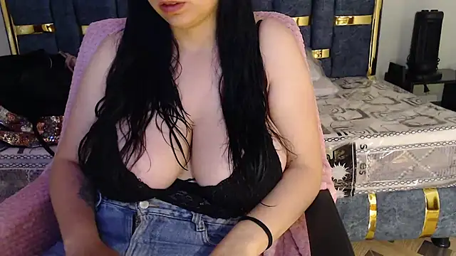 Snapshot of valery_cute_18 chatting on November 2025 12:53:01 PM valery cute 18 online show from November 2025 12:53:01 PM