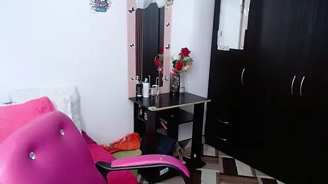 Snapshot of camilavargas_ chatting on October 2025 09:44:02 PM camilavargas online show from October 2025 09:44:02 PM