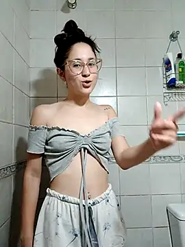 Snapshot of linameii chatting on October 2025 04:09:02 AM linameii online show from October 2025 04:09:02 AM