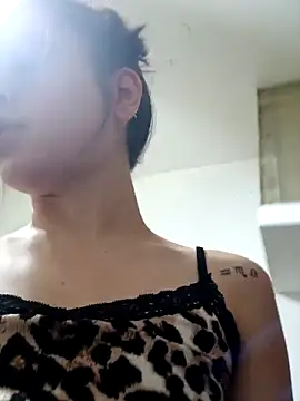 Snapshot of linameii chatting on November 2025 11:48:02 PM linameii online show from November 2025 11:48:02 PM