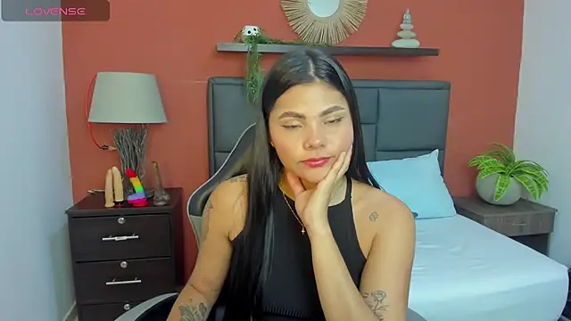 molly lovee  online show from November 2025 06:40:01 PM