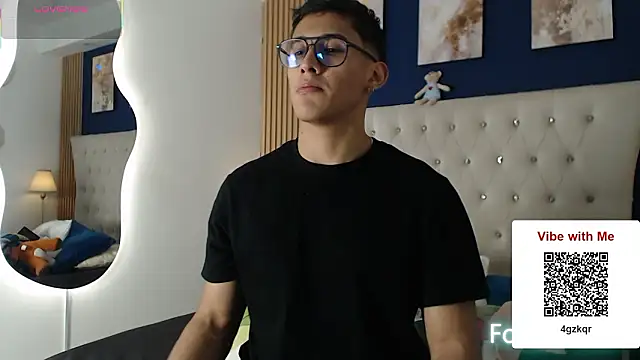 SalvadorFit online show from March 2026 08:04:02 PM