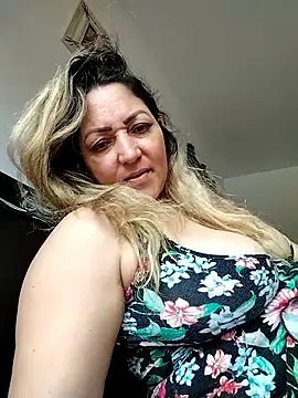 Snapshot of Lunita86 chatting on October 2025 02:24:01 PM Lunita86 online show from October 2025 02:24:01 PM