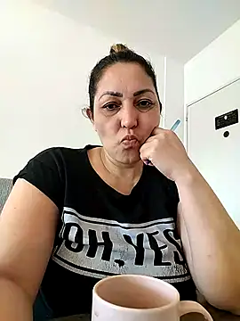 Snapshot of Lunita86 chatting on April 2026 12:51:02 PM Lunita86 online show from April 2026 12:51:02 PM