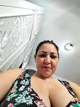 Snapshot of Lunita86 chatting on May 2026 03:06:02 PM Lunita86 online show from May 2026 03:06:02 PM