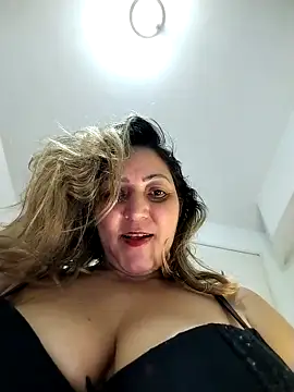 Snapshot of Lunita86 chatting on May 2026 02:09:02 AM Lunita86 online show from May 2026 02:09:02 AM