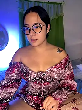 Snapshot of sacha_torres02 chatting on December 2025 01:48:02 AM sacha torres02 online show from December 2025 01:48:02 AM