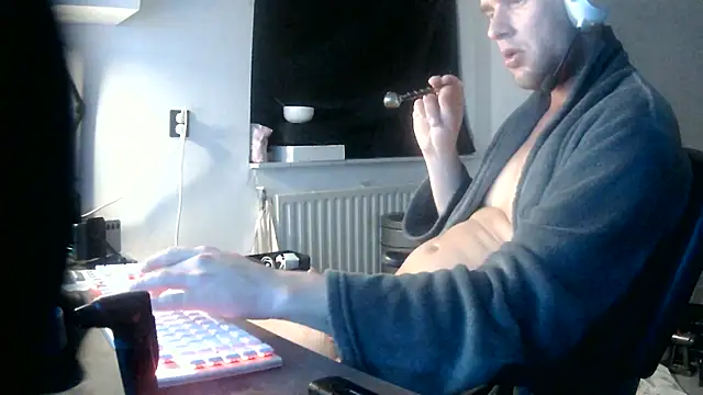 monty19cm online show from April 2026 03:21:01 AM