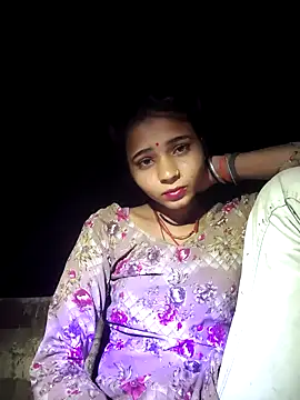 Snapshot of R_Roshni chatting on October 2025 03:46:02 PM R Roshni online show from October 2025 03:46:02 PM