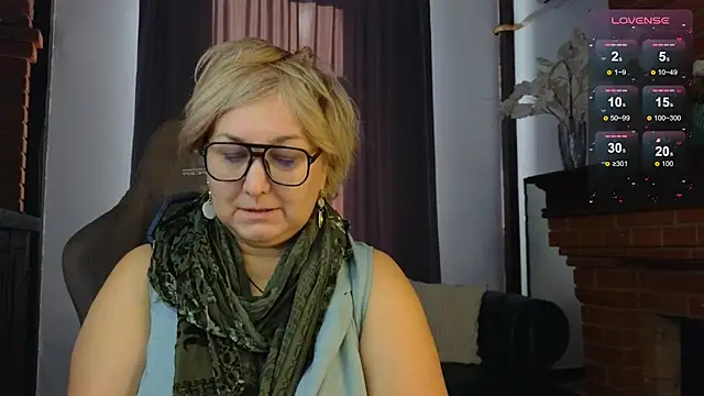 Snapshot of Marta_Wils chatting on October 2025 02:44:01 AM Marta Wils online show from October 2025 02:44:01 AM